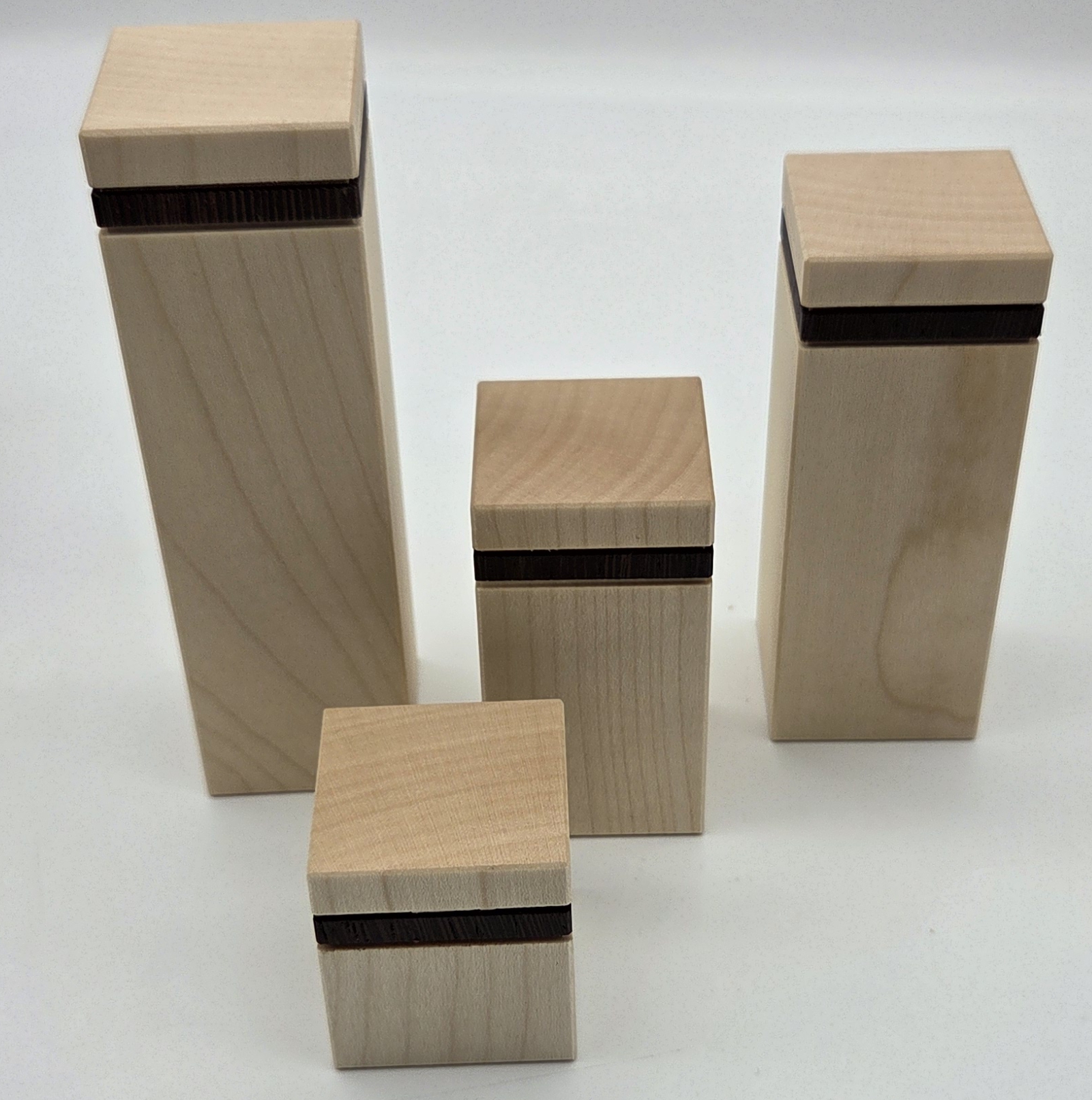 4'er Set Dekososckel/-stehlen - Ahorn mit Wenge